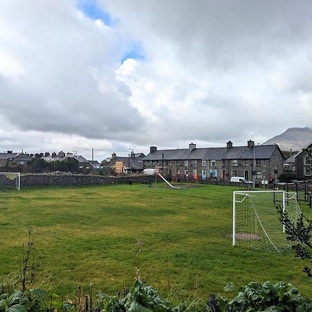 Cheerful 2 Bed Home With Mountain Views Blaenau Ffestiniog Buitenkant foto